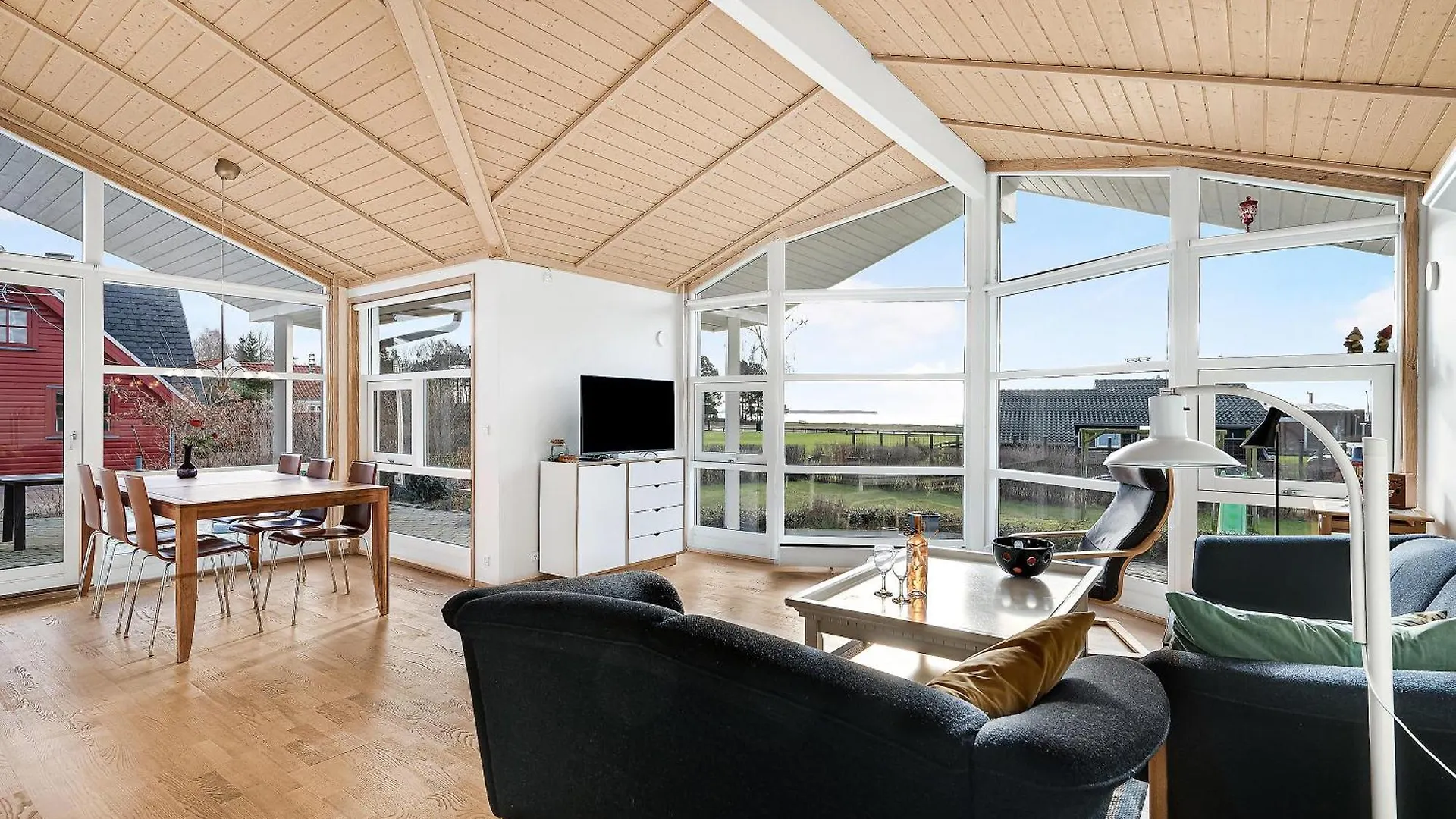 Beautiful Holiday Home With A View Of Ebeltoft Bay,